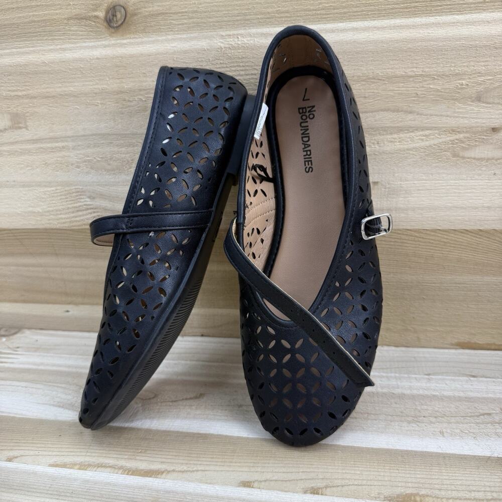 No Boundaries Slippers/Flats Women’s Size 7